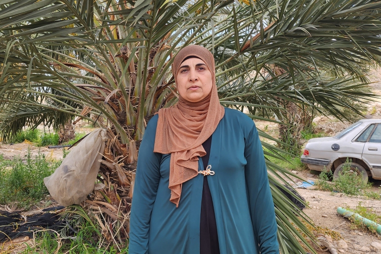 فلسطين- عزيزة نوفل- لينا الزبيدات أضطرت لتغير نمط الزراعة في قريتها - الجزيرة نت